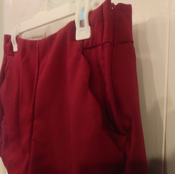 Candie's Burgundy Scalloped Pocket Shorts - Picture 3 of 7